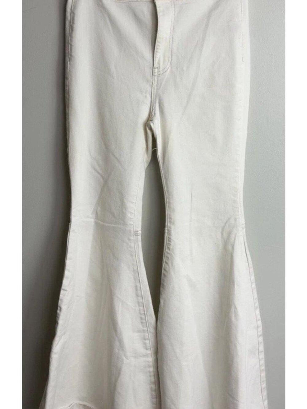 Free People High Rise Flare Jeans Size 30 White Raw Hem Denim Festival Women’s